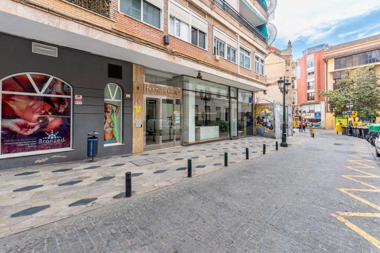 Apartament Plaza Del Teatro Malaga Zewnętrze zdjęcie